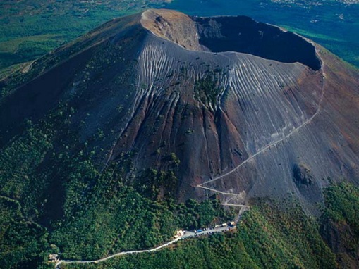 http://www.odans-travel.com//img/PROGRAMI/BIG_mount-vesuvius-italy_thumb_1342854569432.jpg